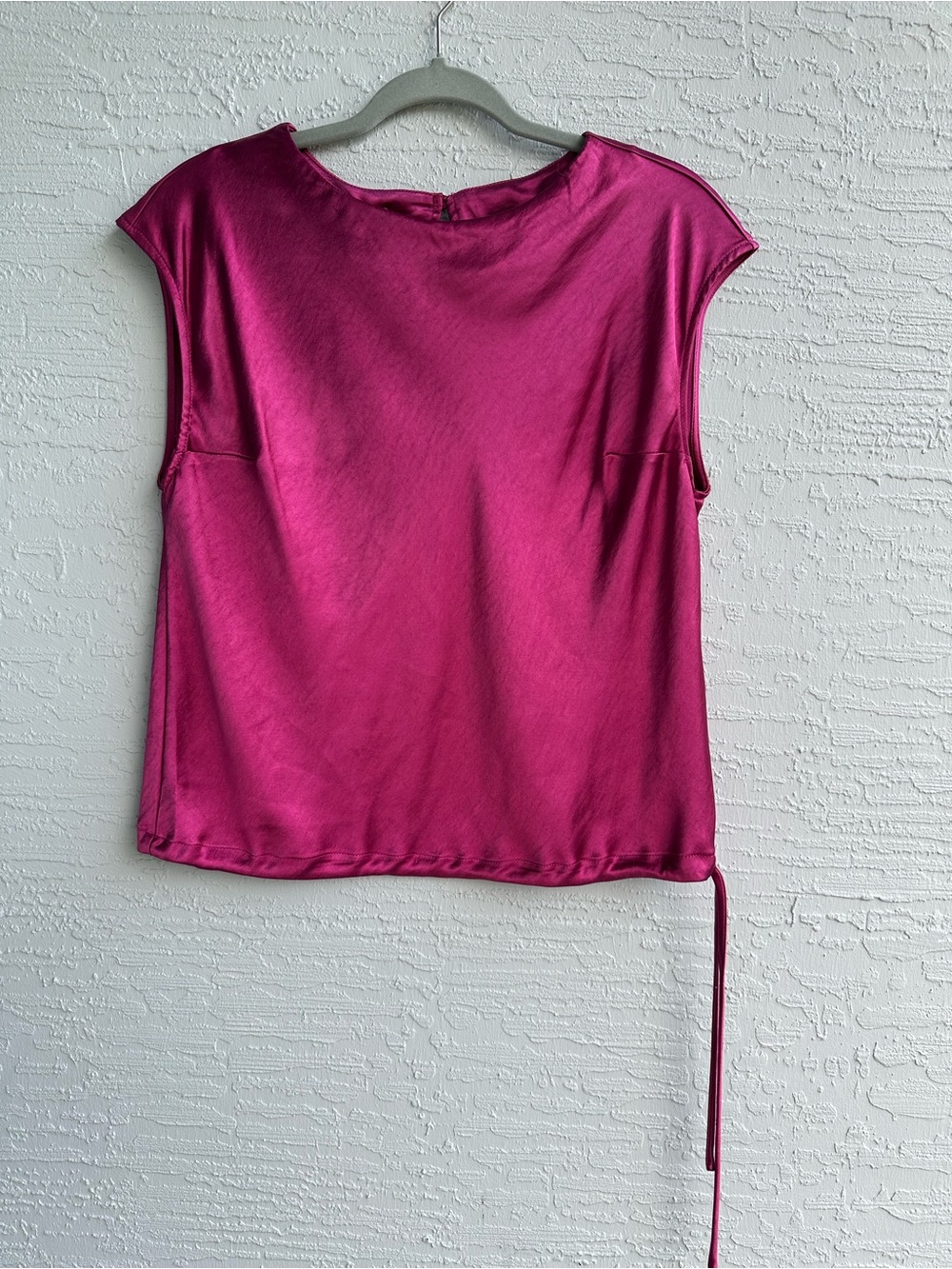 Line and Dot Satin Fuchsia Cap-Sleeve Camisole size small